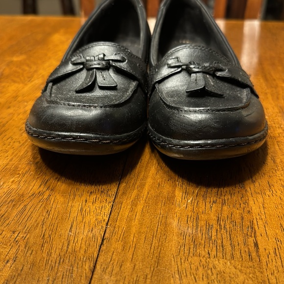 EUC women’s Clarks Collection black bubble loafer shoes. Size 6.5 - Picture 4 of 7
